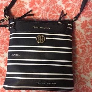 NWOT Tommy Hilfiger cool crossbody bag
